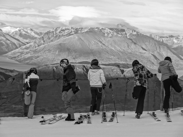 Coronet Peak, ski, warming-up, Peak Leaders