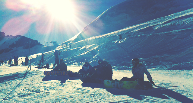 Saas Fee, snowboarders, snowboard instructor course, Saas Fee Switzerland, snowboarders sitting, Peak Leaders