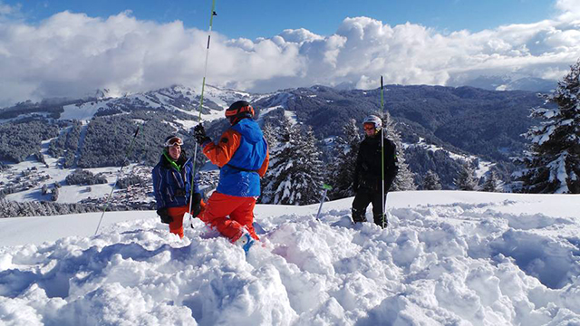 Avalanche Awareness course, Peak Leaders in Morzine, Portes Du Soleil, avalanche skills, transceiver search