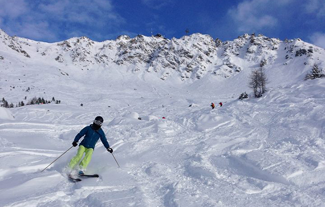 Verbier, Verbier Attelas, powder, skiing in powder, powder in Verbier, Peak Leaders ski instructor course