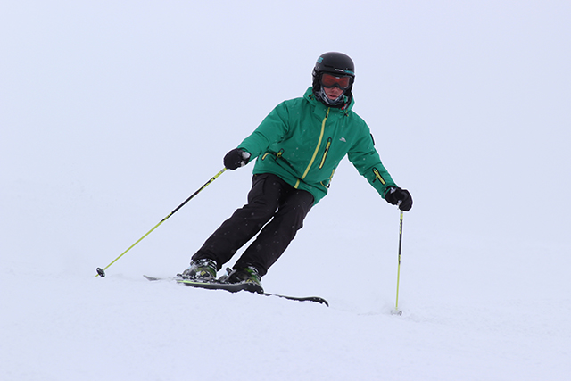 Oscar Balbuena, Skier, ski instructor course Banff, Peak Leaders, Canada, Skier carving, Sunshine Village Ski Resort